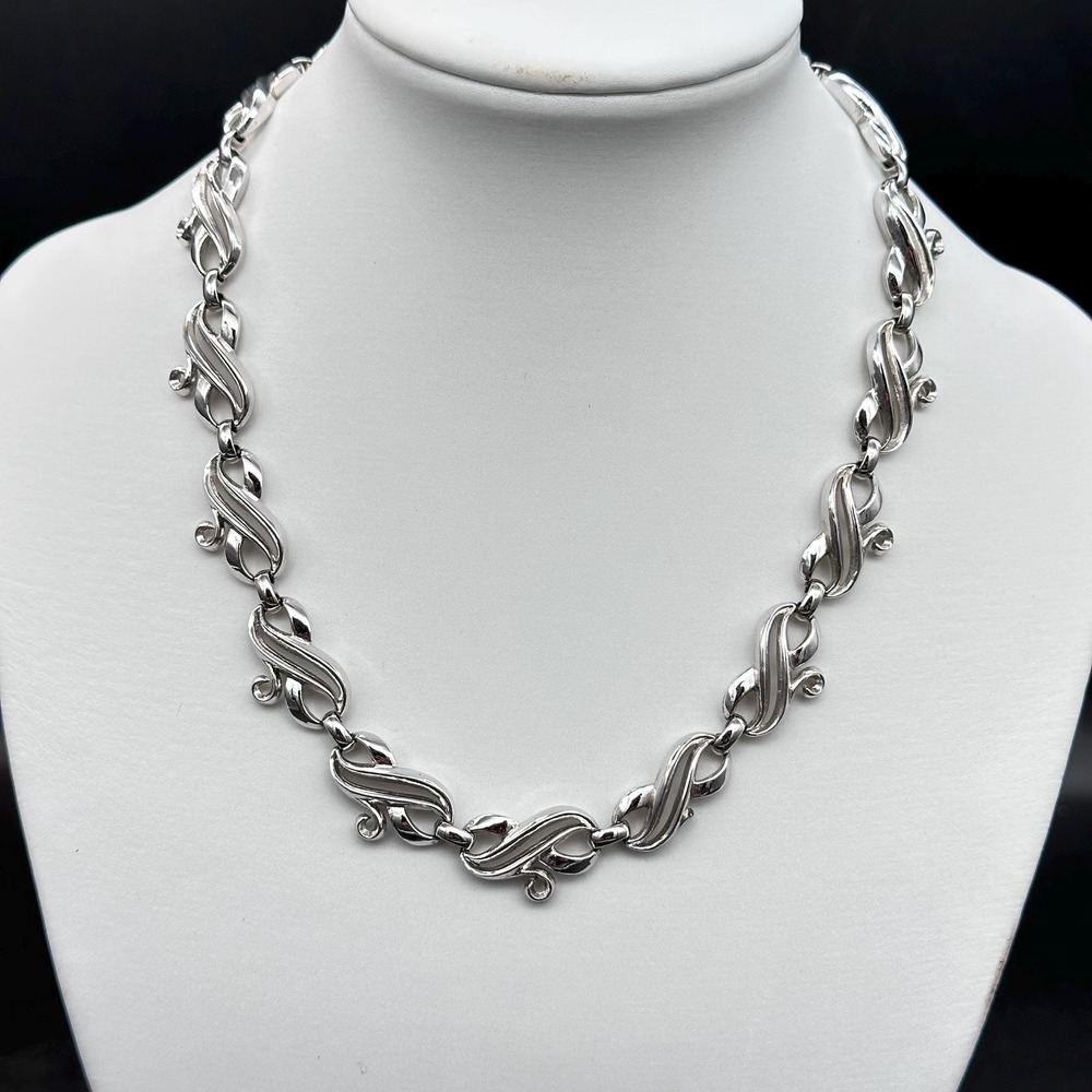 Vintage Trifari PAT PEND Silver Tone Scroll Link Choker Necklace 15.5" 1940s-50s